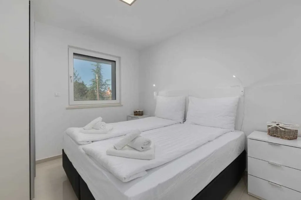Apartment in Vantačići (Krk) with Private Jacuzzi for 4