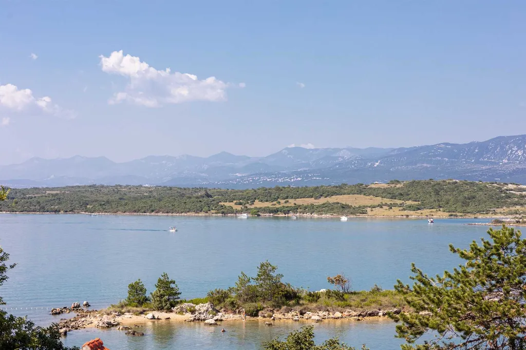 Sea View Apartment in Klimno (Krk) for 6 Guests