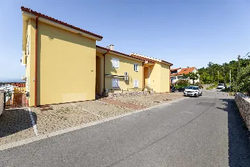 Sea View Apartment in Klimno (Krk) for 6 Guests