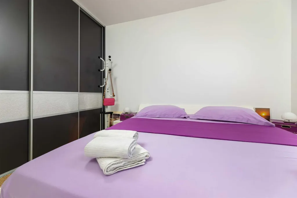 Sea View Apartment in Klimno (Krk) for 6 Guests