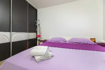 Sea View Apartment in Klimno (Krk) for 6 Guests