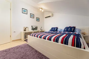 Sea View Apartment in Klimno (Krk) for 6 Guests