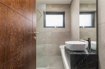 Villa with Saltwater Pool in Juršići