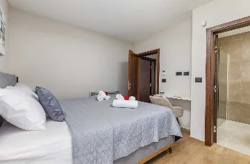 Villa with Saltwater Pool in Juršići