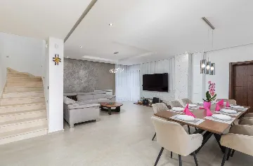 Villa with Saltwater Pool in Juršići