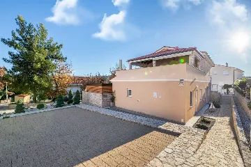 Apartment in Čižići (Krk) with Private Heated Jacuzzi