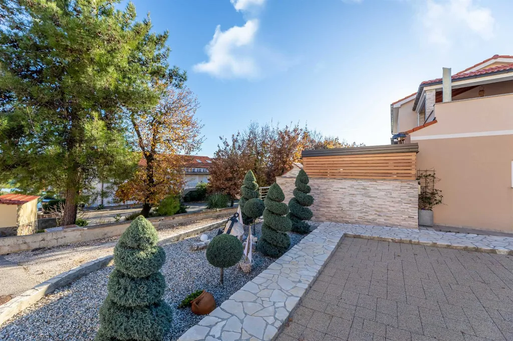 Apartment in Čižići (Krk) with Private Heated Jacuzzi