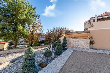 Apartment in Čižići (Krk) with Private Heated Jacuzzi