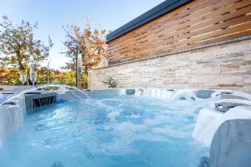 Apartment in Čižići (Krk) with Private Heated Jacuzzi