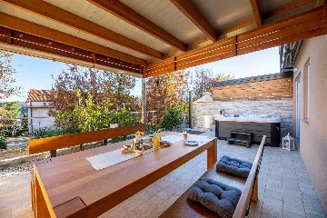 Apartment in Čižići (Krk) with Private Heated Jacuzzi