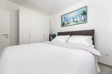 Apartment in Čižići (Krk) with Private Heated Jacuzzi