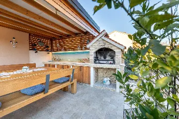 Apartment in Čižići (Krk) with Private Heated Jacuzzi