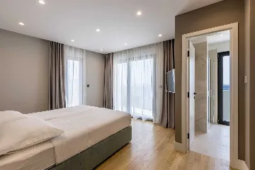 3-Bedroom Villa for 6 Guests in Pijavičino