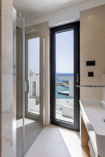 3-Bedroom Villa for 6 Guests in Pijavičino