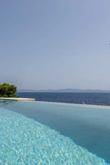 3-Bedroom Villa for 6 Guests in Pijavičino