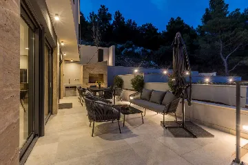 3-Bedroom Villa for 6 Guests in Pijavičino