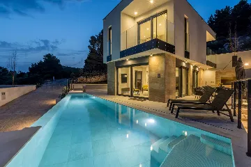 3-Bedroom Villa for 6 Guests in Pijavičino