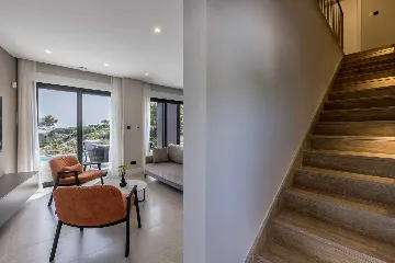 3-Bedroom Villa with Heated Pool in Pijavičino