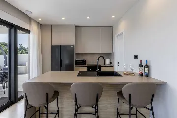 3-Bedroom Villa with Heated Pool in Pijavičino