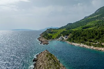 3-Bedroom Villa with Heated Pool in Pijavičino