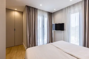 3-Bedroom Villa with Heated Pool in Pijavičino