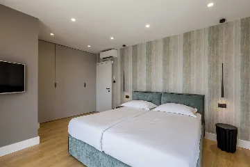 3-Bedroom Villa with Heated Pool in Pijavičino