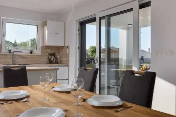 Vantačići (Krk) Apartment for 6 Near the Beach