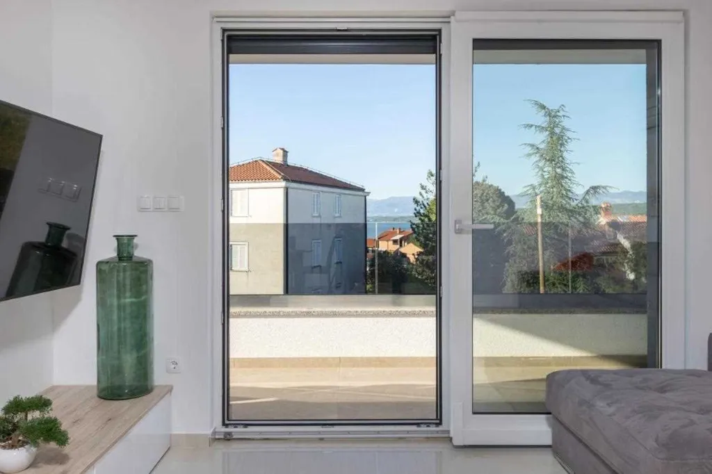 Vantačići (Krk) Apartment for 6 Near the Beach