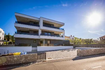 Vantačići (Krk) Apartment for 6 Near the Beach