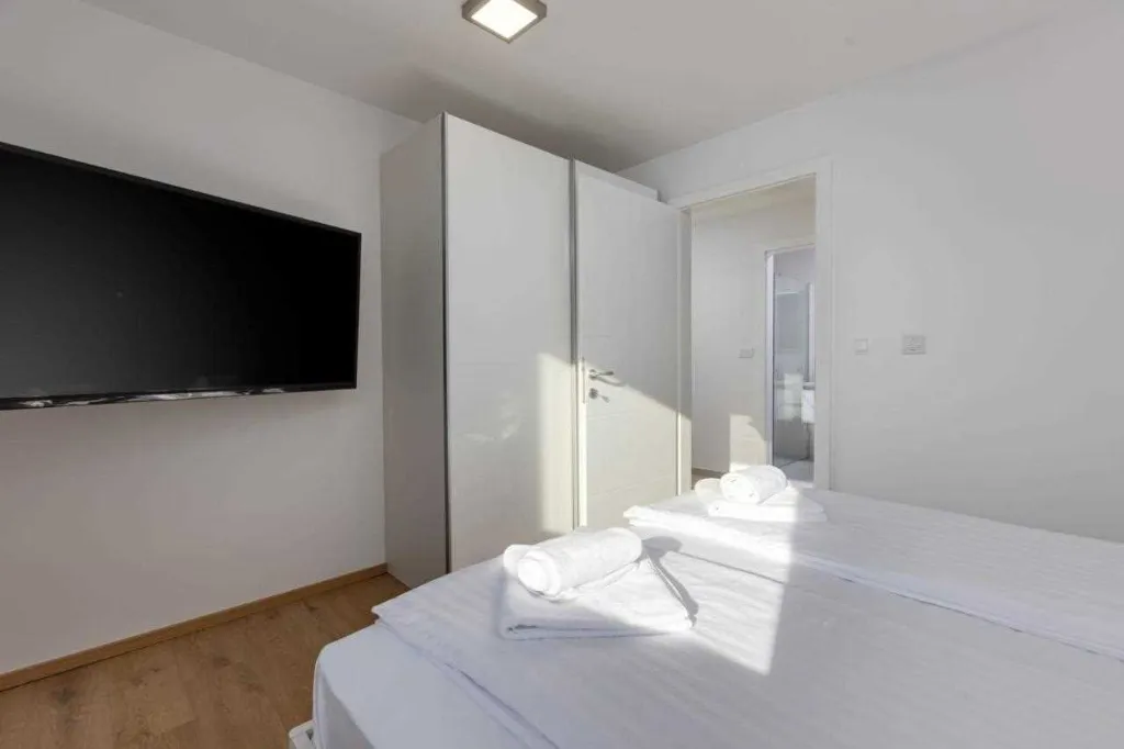 Vantačići (Krk) Apartment for 6 Near the Beach