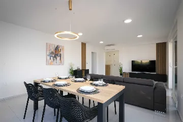 Coastal Elegance Apartment Malinska