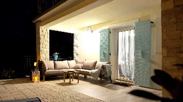 Villa with Heated Pool in Nedešćina for up to 8