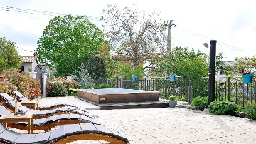 Villa with Heated Pool in Nedešćina for up to 8