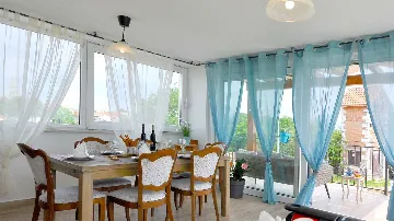 Villa with Heated Pool in Nedešćina for up to 8