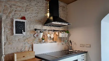 Villa with Heated Pool in Nedešćina for up to 8