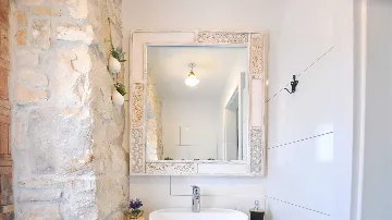 Villa with Heated Pool in Nedešćina for up to 8