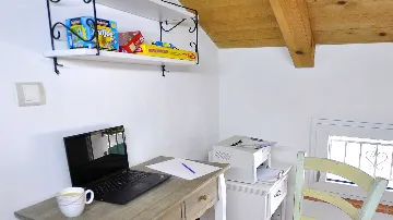 Villa with Heated Pool in Nedešćina for up to 8