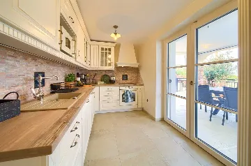 Šilo (Krk) Villa for 8 Guests with Heated Pool