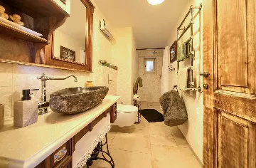 Šilo (Krk) Villa for 8 Guests with Heated Pool