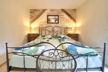 Šilo (Krk) Villa for 8 Guests with Heated Pool