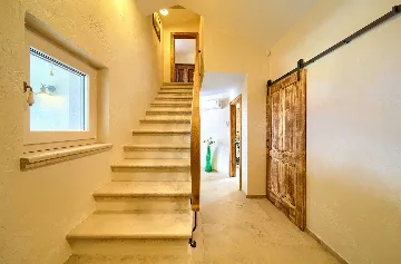 Šilo (Krk) Villa for 8 Guests with Heated Pool