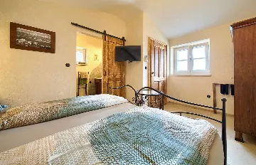 Šilo (Krk) Villa for 8 Guests with Heated Pool