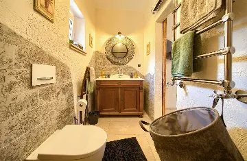 Šilo (Krk) Villa for 8 Guests with Heated Pool