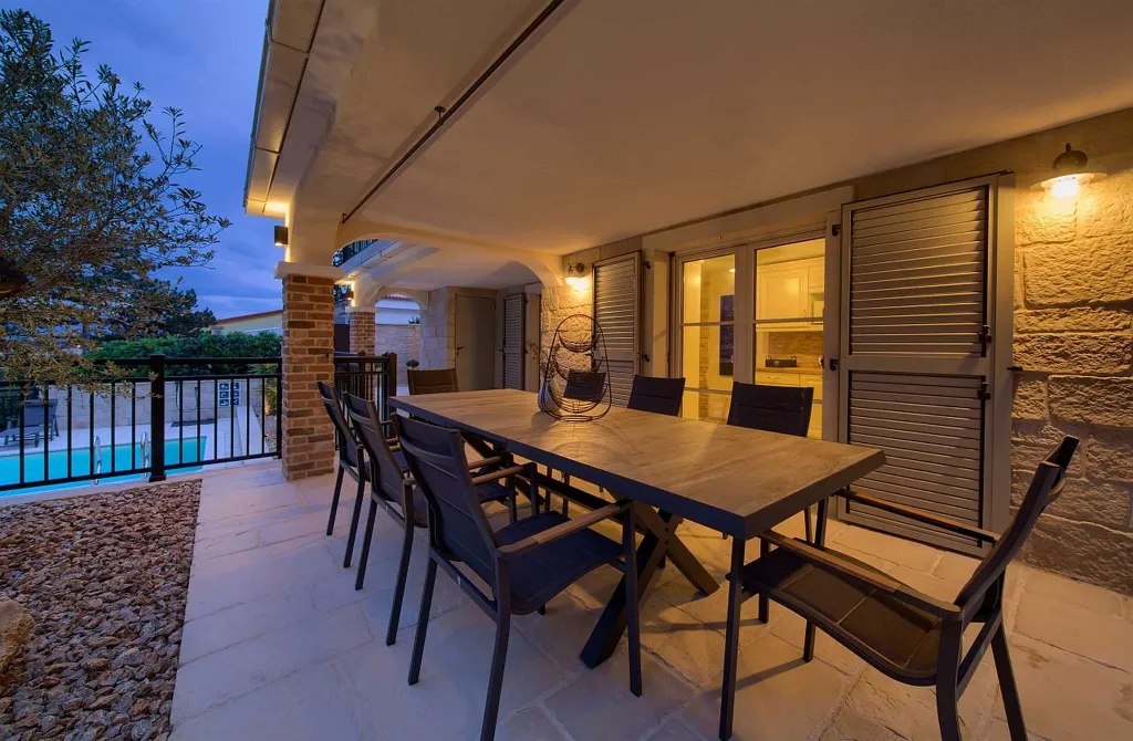 Šilo (Krk) Villa for 8 Guests with Heated Pool