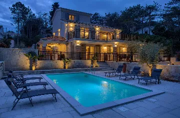 Šilo (Krk) Villa for 8 Guests with Heated Pool