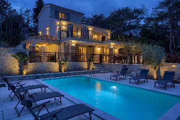 Šilo (Krk) Villa for 8 Guests with Heated Pool