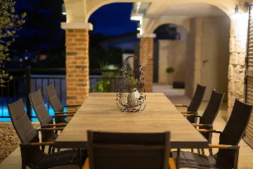 Šilo (Krk) Villa for 8 Guests with Heated Pool