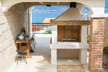 Šilo (Krk) Villa for 8 Guests with Heated Pool