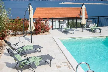 Šilo (Krk) Villa for 8 Guests with Heated Pool