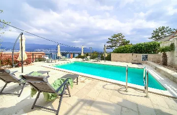 Šilo (Krk) Villa for 8 Guests with Heated Pool